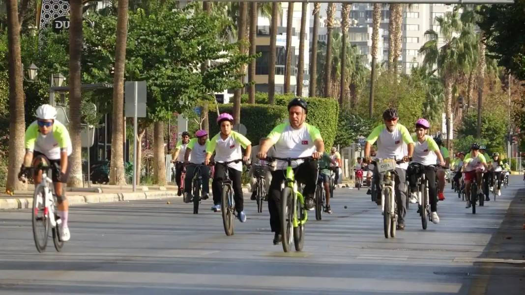 Mersin’de Yüzlerce Kişi Pedal Çevirdi! 5